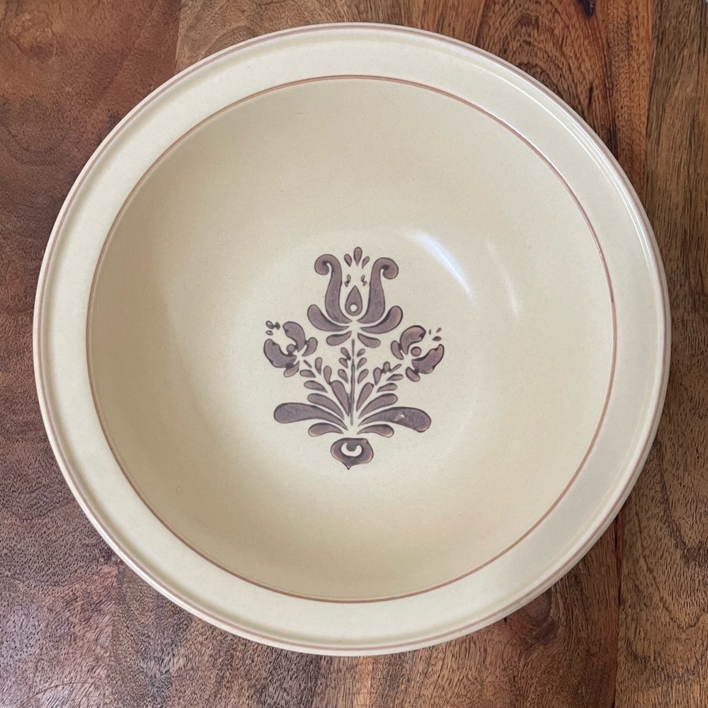 VTG, Pfaltzgraff Village, Salad Bowl (1970s)